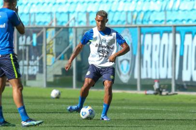 O ponta-direita Wesley participa do treino do grupo de transição do Grêmio na Arena, às vésperas da final do Brasileirão de Aspirantes.<!-- NICAID(14925402) -->