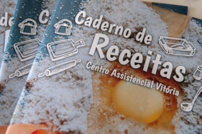 livro de receitas<!-- NICAID(14925944) -->