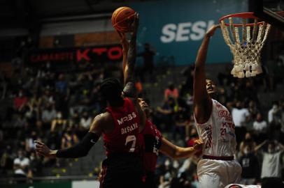 CAXIAS DO SUL, RS, BRASIL, 29/10/2021. Caxias do Sul Basquete x Flamengo, jogo válido pela segunda rodada do NBB 2021/2022 e realizado no Ginásio do SESI. (Porthus Junior/Agência RBS)<!-- NICAID(14928905) -->