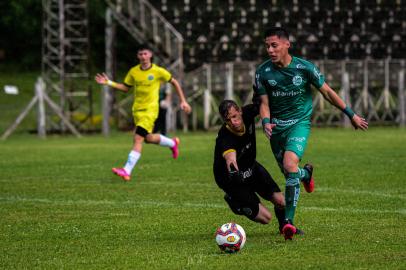 O time Sub-17 do Juventude recebeu o Ypiranga, no campo da Randon e com gol de pênalti de Bernardo, na segunda etapa, superou o adversário por 1x0. <!-- NICAID(14930256) -->