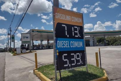 Gasolina chega a R$ 7,13 em Caxias em 2/11/21<!-- NICAID(14930754) -->