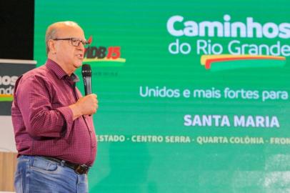 Cezar Schirmer no encontro do MDB de Santa Maria <!-- NICAID(14931011) -->