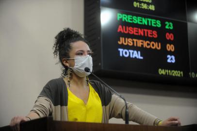 CAXIAS DO SUL, RS, BRASIL, 04/11/2021 - votação de parecer pela suspensão da vereadora Estela Balardin (PT) por 30 dias. (Marcelo Casagrande/Agência RBS)<!-- NICAID(14932285) -->