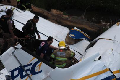 CARATINGA, MG, BRASIL - 05.11.2021 - A cantora Marília Mendonça, de 26 anos, e mais quatro pessoas morreram na tarde desta sexta-feira (5) após a queda de um avião de pequeno porte no interior de Minas Gerais.<!-- NICAID(14934016) -->