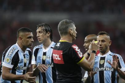 PORTO ALEGRE, RS, BRASIL,  06/11/2021- Gre-Nal 434: jogo válido pela 30ª rodada do Campeonato Brasileiro, no estádio Beira-rio. Foto:  Mateus Bruxel / Agencia RBS<!-- NICAID(14934473) -->