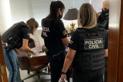 PORTO ALEGRE, RS, BRASIL - Médico é preso suspeito de crimes sexuais no bairro Três Figueiras, na Capital. (Foto: Polícia Civil/Divulgação)<!-- NICAID(14936431) -->