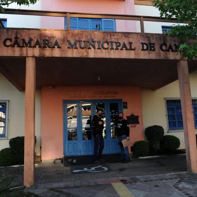 CANELA, RS, BRASIL, 09/11/2021 - Polícia Civil prende presidente da Câmara de Canela e secretário de Obras em investigação sobre suposto desvio de verbas. A Polícia Civil deflagrou uma operação no início da manhã desta segunda-feira (7) que investiga suspeitas sobre desvio de recursos públicos, corrupção e lavagem de dinheiro em Canela, na serra gaúcha. São cumpridas 176 ordens judiciais em seis municípios do RS e duas em Santa Catarina. (Marcelo Casagrande/Agência RBS)<!-- NICAID(14934919) -->