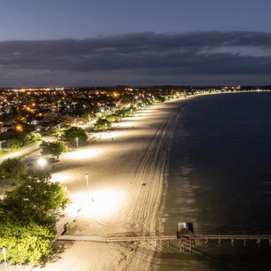 PELOTAS, RS, BRASIL, 04/11/2021- Matéria Especial sobre a situação das praias do Litoral Sul do Estado. Nas imagens a Praia do Laranjal, Praia de água doce banhada pela Lagoa dos Patos. Foto: Jefferson Botega  / Agencia RBS<!-- NICAID(14933172) -->