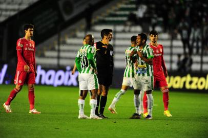 CAXIAS DO SUL, RS, BRASIL, 10/11/2021. Juventude x Inter, jogo válido pela 31ª rodada da série A do Campeonato Brasileiro e realizado no estádio Alfredo Jaconi. (Porthus Junior/Agência RBS)<!-- NICAID(14937952) -->