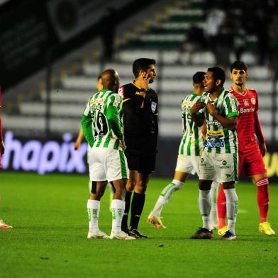 CAXIAS DO SUL, RS, BRASIL, 10/11/2021. Juventude x Inter, jogo válido pela 31ª rodada da série A do Campeonato Brasileiro e realizado no estádio Alfredo Jaconi. (Porthus Junior/Agência RBS)<!-- NICAID(14937952) -->