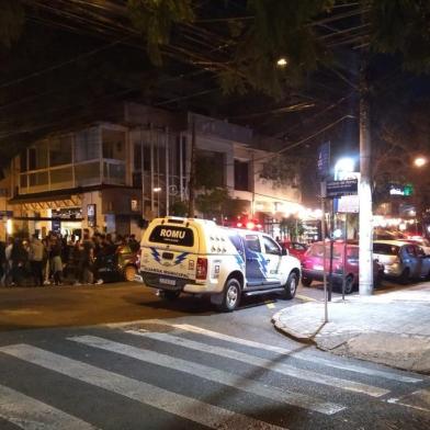 Aglomeração na Rua Luciana de Abreu na madrugada de 22 de agosto de 2021.<!-- NICAID(14869008) -->