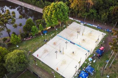 O Recreio Cruzeiro, em Caxias do Sul, recebeu no final de semana a 6ª etapa do Circuito de Beach Tennis da Serra Gaúcha. O evento contou com a presença de cerca de 200 atletas. Todos estiveram distribuídos nas classes feminina, masculina e mista, divididos em categorias de iniciantes à livre, incluindo sub-14 e sênior.<!-- NICAID(14941618) -->