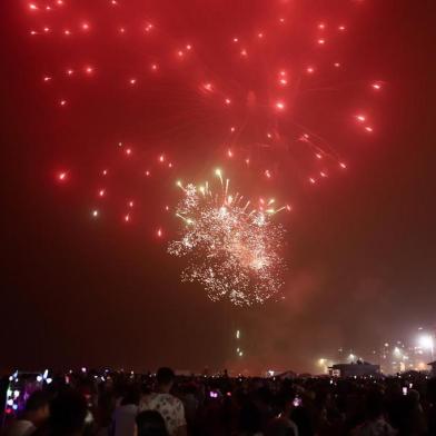 CAPÃO DA CANOA 1/01/2019 - Show de fogos na praia de Capão da Canoa, Litoral Norte do RS<!-- NICAID(13896409) -->