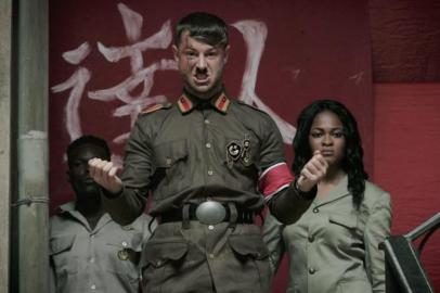 Nazistas Africanos do Kung Fu (2019), de Sebastian Stein e Samuel K. Nkansah<!-- NICAID(14945582) -->