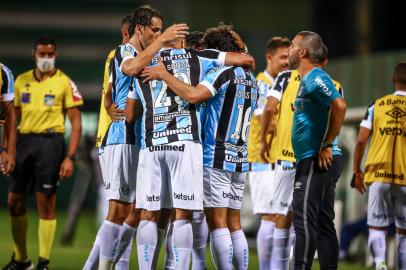 Gremio x ChapecoenseFUTEBOL/CAMPEONATO BRASILEIRO 2021 /GREMIO X CHAPECOENSE - ESPORTES - Lance da partida entre Gremio e Chapecoense disputada na noite deste sabado, no Arena Conda, em partida valida pela Campeonato Brasileiro 2021. FOTO: LUCAS UEBEL/GREMIO FBPA/ DivulgaçãoEditoria: SPOIndexador: Lucas UebelSecao: futebolFonte: Gremio.netFotógrafo: Gremio x Chapecoense<!-- NICAID(14946441) -->