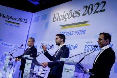 Debate dos pré-candidatos do PSDB à Presidência da República em 2022SP - ELEIÇÕES 2021/PSDB/DEBATE/PRÉ-CANDIDATO - POLÍTICA - O ex-senador Arthur Virgílio (AM)(e), e os governadores Eduardo Leite (RS) (c) e João   Doria (SP) durante debate entre os pré-candidatos do PSDB à Presidência da República em   2022, promovido pelo Estadão, na capital paulista, nesta sexta-feira, 12 de novembro de   2021. Único partido a realizar eleições internas para a escolha do nome que será lançado   na disputa pelo Palácio do Planalto, a sigla tucana quer se firmar como alternativa no   cenário de candidaturas que se apresentam no campo da chamada terceira via.   12/11/2021 - Foto: FELIPE RAU/ESTADÃO CONTEÚDOEditoria: POLÍTICALocal: SÃO PAULOIndexador: FELIPE RAUFotógrafo: ESTADÃO CONTEÚDO<!-- NICAID(14939981) -->