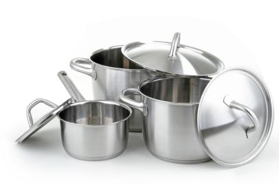 casseroles, batteries de cuisineFonte: 27393624<!-- NICAID(14941877) -->