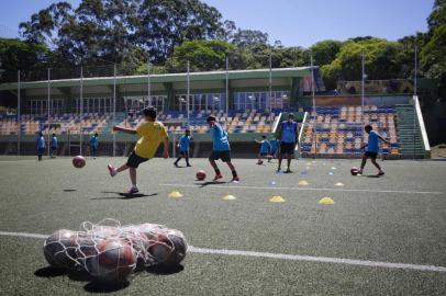 Porto Alegre, RS, Brasil, 24-11-2021: Projeto de Iniciação Esportiva disponibiliza 350 vagas gratuitas no Sesc da Protásio Alves. Foto: Mateus Bruxel / Agência RBSIndexador: Mateus Bruxel<!-- NICAID(14949905) -->