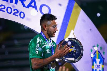 Chapecoense campeã da Série B de 2020Na foto: Alan Ruschel, um dos sobreviventes do acidente com o avião da Chape em 2016<!-- NICAID(14952247) -->