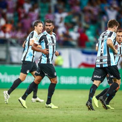 Gremio x BahiaFUTEBOL/CAMPEONATO BRASILEIRO 2021 /GREMIO X BAHIA - ESPORTES - Lance da partida entre Gremio e Bahia disputada na noite desta sexta-feira, no Arena Fonte Nova, em partida valida pela Campeonato Brasileiro 2021. FOTO: LUCAS UEBEL/GREMIO FBPAEditoria: SPOIndexador: Lucas UebelSecao: futebolFonte: Gremio.netFotógrafo: Gremio x Bahia<!-- NICAID(14952570) -->