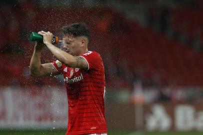 PORTO ALEGRE, RS, BRASIL - 28.11.2021 - Inter e Santos jogam no Estádio Beira-Rio, partida válida pela 36 rodada do Campeonato Brasileiro. (Foto: Lauro Alves/Agencia RBS<!-- NICAID(14953424) -->