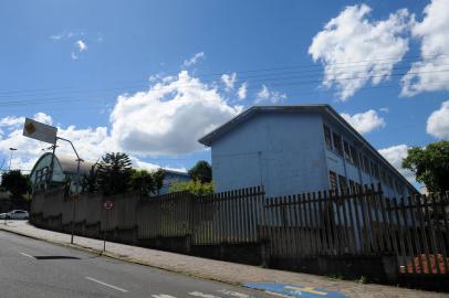 CAXIAS DO SUL, RS, BRASIL, 30/11/2021 -  Construída em 1969, Escola Estadual Dante Marcucci deixará de existir em 2022.  Instituição dará lugar ao colégio Tiradentes da BM. (Marcelo Casagrande/Agência RBS)<!-- NICAID(14954938) -->