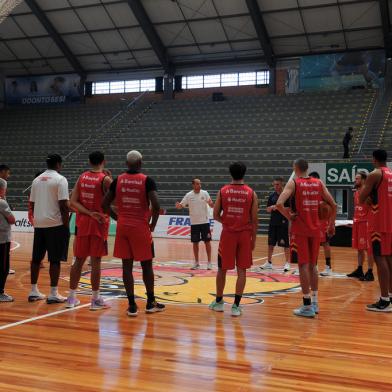 CAXIAS DO SUL, RS, BRASIL, 03/12/2021 - Ginásio do Sesi, para o último treino do Caxias Basquete antes de enfrentar o São Paulo. (Marcelo Casagrande/Agência RBS)<!-- NICAID(14958234) -->