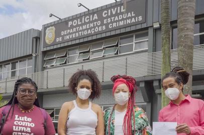 Vereadores da bancada negra de Porto Alegre registram ocorrência na Polícia Civil, após ameaça de morte. Na imagem, os vereadores: Laura Sito (PT), Karen Santos (PSOL),  Daiana Santos (PCdoB), e Matheus Gomes (PSOL) Foto: Lucas Pitta / Divulgação<!-- NICAID(14961641) -->