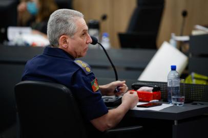 PORTO ALEGRE, RS, BRASIL - 07.12.2021 - Sétimo dia de julgamento da Kiss no Foro Central de Porto Alegre. Na foto, depoente, Gerson da Rosa Pereira, chefe do Estado maior do 4º Comando Regional dos Bombeiros de Santa Maria.  (Foto: Anselmo Cunha/Agencia RBS)<!-- NICAID(14961871) -->