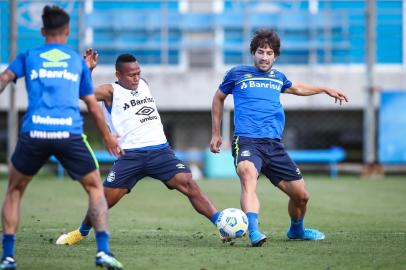 Treino Gremio RS - FUTEBOL/TREINO GREMIO - ESPORTES - Jogadores do Gremio realizam treino durante a tarde desta quarta-feira, na preparação para o Campeonato Brasileiro 2021. FOTO: LUCAS UEBEL/GREMIO/DIVULGAÇÃOEditoria: SPOIndexador: Lucas UebelSecao: futebolFonte: Gremio.netFotógrafo: Treino Gremio <!-- NICAID(14962962) -->