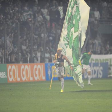 CAXIAS DO SUL, RS, BRASIL, 09/12/2021. Juventude x Corínthians, jogo válido pela 38ª rodada da Série A do Campeonato Brasileiro e realizado no estádio Alfredo Jaconi. O jogo decide a permanência do Ju,  na Série A, nesta que é a última rodada do brasileirão 2021. (Porthus Junior/Agência RBS)<!-- NICAID(14964608) -->