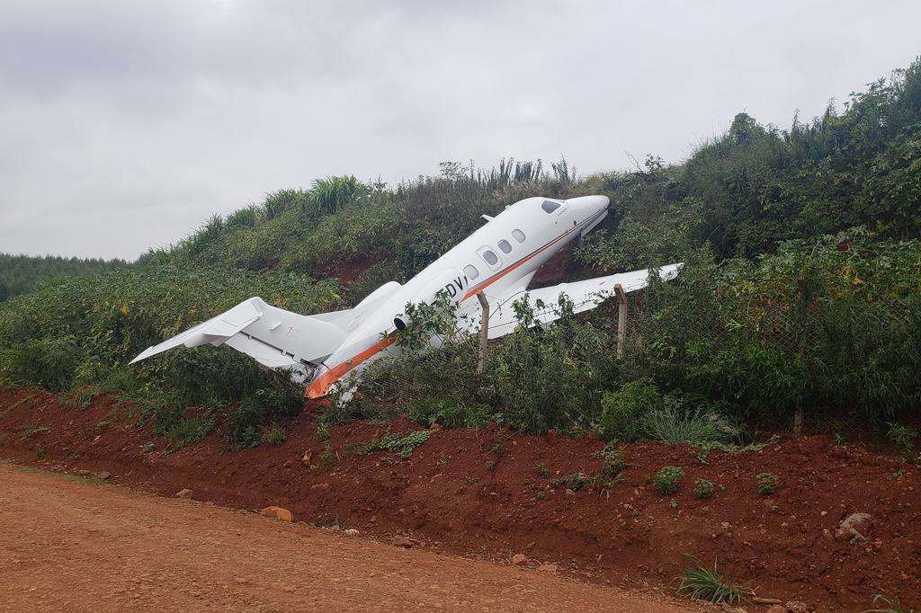 Avião pequeno cai próximo ao aeroporto de Erechim (RS) #shorts 
