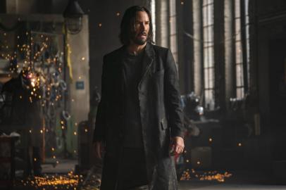 KEANU REEVES as Neo/Thomas Anderson in Warner Bros. Pictures, Village Roadshow Pictures and Venus Castina Productions¿ ¿THE MATRIX RESURRECTIONS,¿ a Warner Bros. Pictures release.<!-- NICAID(14973615) -->