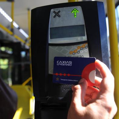 CAXIAS DO SUL, RS, BRASIL, 10/12/2021 -  Fotos para matéria é sobre usuários do transporte coletivo que tiveram os créditos do vale-transporte retirados de uma hora pra outra pela Visate. . (Marcelo Casagrande/Agência RBS)<!-- NICAID(14965392) -->