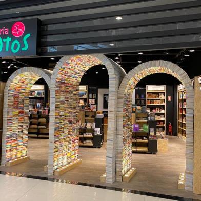 Livraria Santos no Canoas Shopping<!-- NICAID(14975794) -->