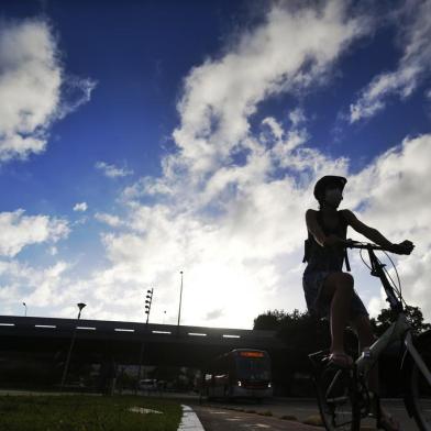 PORTO ALEGRE, RS, BRASIL - 23.12.2021 - Tempo na Capital. (Foto: Lauro Alves/Agencia RBS)<!-- NICAID(14975567) -->