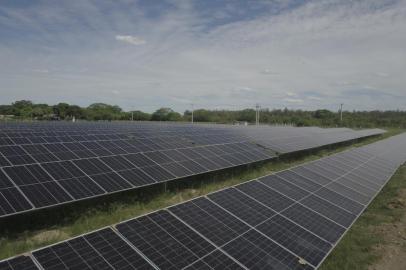 Fazenda de energia solar da Vivo em Montenegro<!-- NICAID(14977143) -->