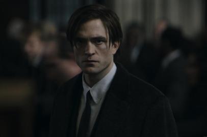 ROBERT PATTINSON como Batman em The Batman.<!-- NICAID(14979272) -->