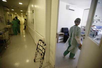 PORTO ALEGRE, RS, BRASIL - 29.12.2021 - Melo prometeu abertura de leitos na pandemia: veja o que foi usado e o que não saiu do papel - ANEXO DO HOSPITAL INDEPENDÊNCIA. (Foto: Félix Zucco/Agencia RBS)<!-- NICAID(14978908) -->