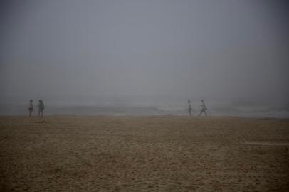 TRAMANDAÍ, RS, BRASIL - Ambiental na praia de Tramandaí. Foto: Jefferson Botega / Agencia RBS<!-- NICAID(14981890) -->