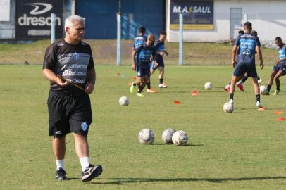 Fabiano Daitx, técnico do Novo Hamburgo, no Gauchão 2022<!-- NICAID(14978944) -->