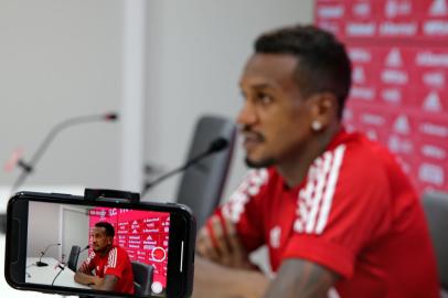 PORTO ALEGRE, RS, BRASIL,10/03/2020- Coletiva do Edenilson, que ocorreu na manhã dessa Terça-feira. Edenilson (FOTOGRAFO: FERNANDO GOMES / AGENCIA RBS)<!-- NICAID(14446059) -->