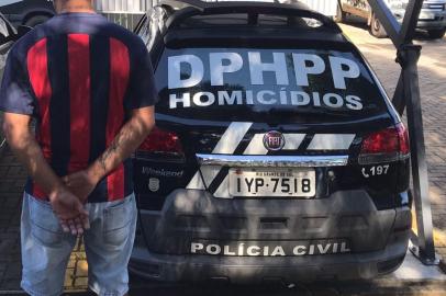 Polícia Civil prende suspeito de assassinato de homem encontrado em veículo na RS-122 em Caxias do Sul  <!-- NICAID(14989416) -->