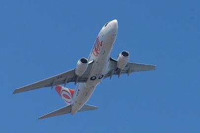 *** Avião da Gol-RRigon ***Avião da Gol. avião saindo do aeroporto de Caxias do Sul. empresa aérea Gol.<!-- NICAID(1152599) -->