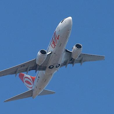 *** Avião da Gol-RRigon ***Avião da Gol. avião saindo do aeroporto de Caxias do Sul. empresa aérea Gol.<!-- NICAID(1152599) -->