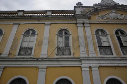 Porto Alegre, RS, Brasil, 18-01-2022: Depois do incêndio em 2013, segundo andar do Mercado Público recebe reforma. Tapumes foram instalados perto de escada rolante que deve ser substituída. (Foto: Mateus Bruxel / Agência RBS)Indexador: Mateus Bruxel<!-- NICAID(14992737) -->