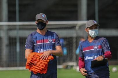 Caxias treina na véspera da estreia contra o Grêmio no Gauchão<!-- NICAID(14998355) -->