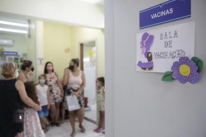 PORTO ALEGRE, RS, BRASIL,  26/01/2022-Vacinação infantil na unidade de saúde São José com Coronavac. Foto: Mateus Bruxel / Agencia RBS<!-- NICAID(14998872) -->