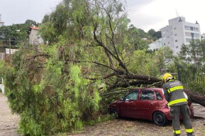 Tempestades que atingiram a Serra nesta semana são consequências da onda de calor<!-- NICAID(14999166) -->