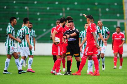 CAXIAS DO SUL, RS, BRASIL, 26/01/2022. Juventude x Inter, jogo válido pela primeira rodada do Campeonato Gaúcho 2022 e realizado no estádio Alfredo Jaconi. (Porthus Junior/Agência RBS)<!-- NICAID(14999372) -->